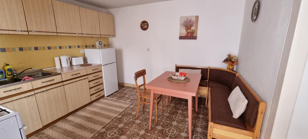 Sea La Vie Apartment Valun Bagian luar foto