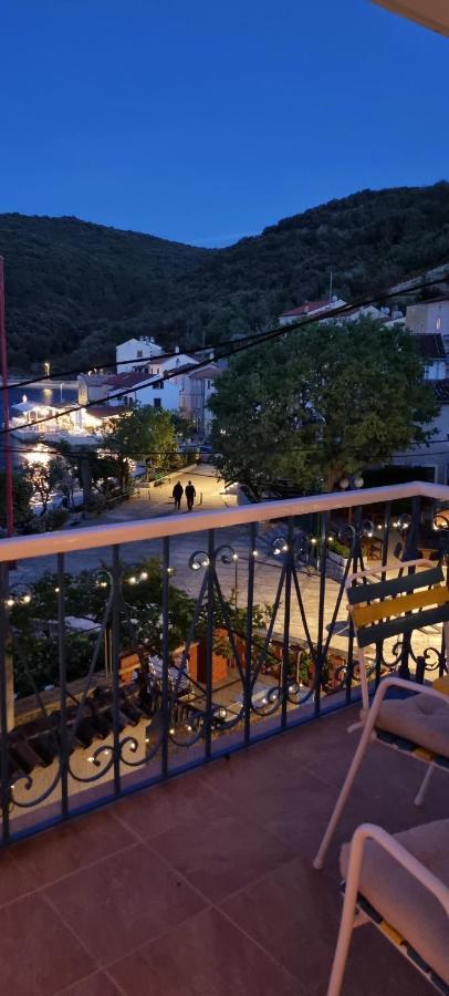 Sea La Vie Apartment Valun Bagian luar foto