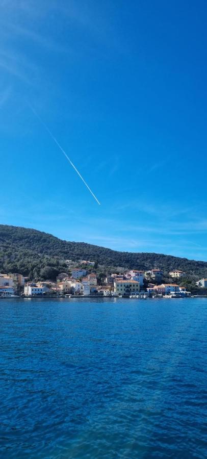 Sea La Vie Apartment Valun Bagian luar foto